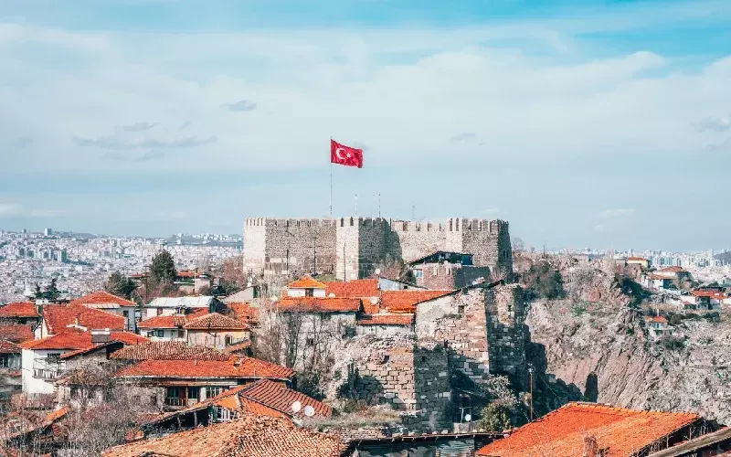 Castello di Ankara: La Vera Storia Dietro l'Antica Fortezza